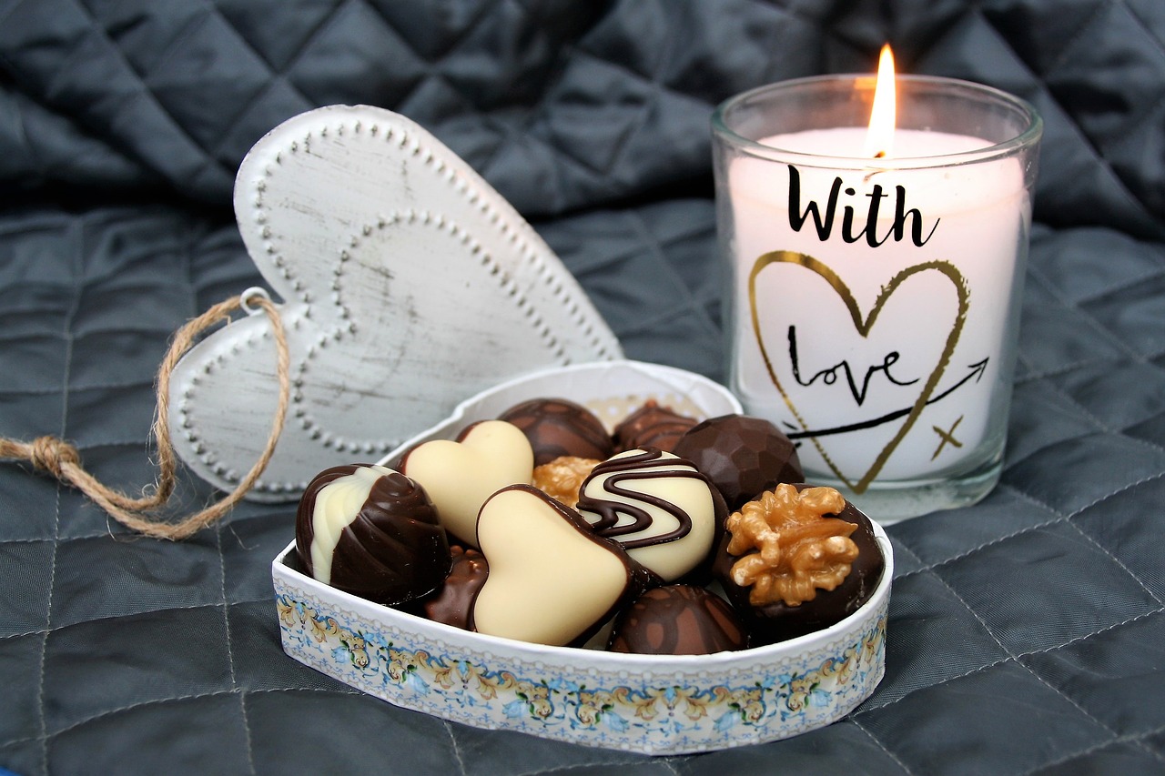 candle, chocolates, heart-3111760.jpg